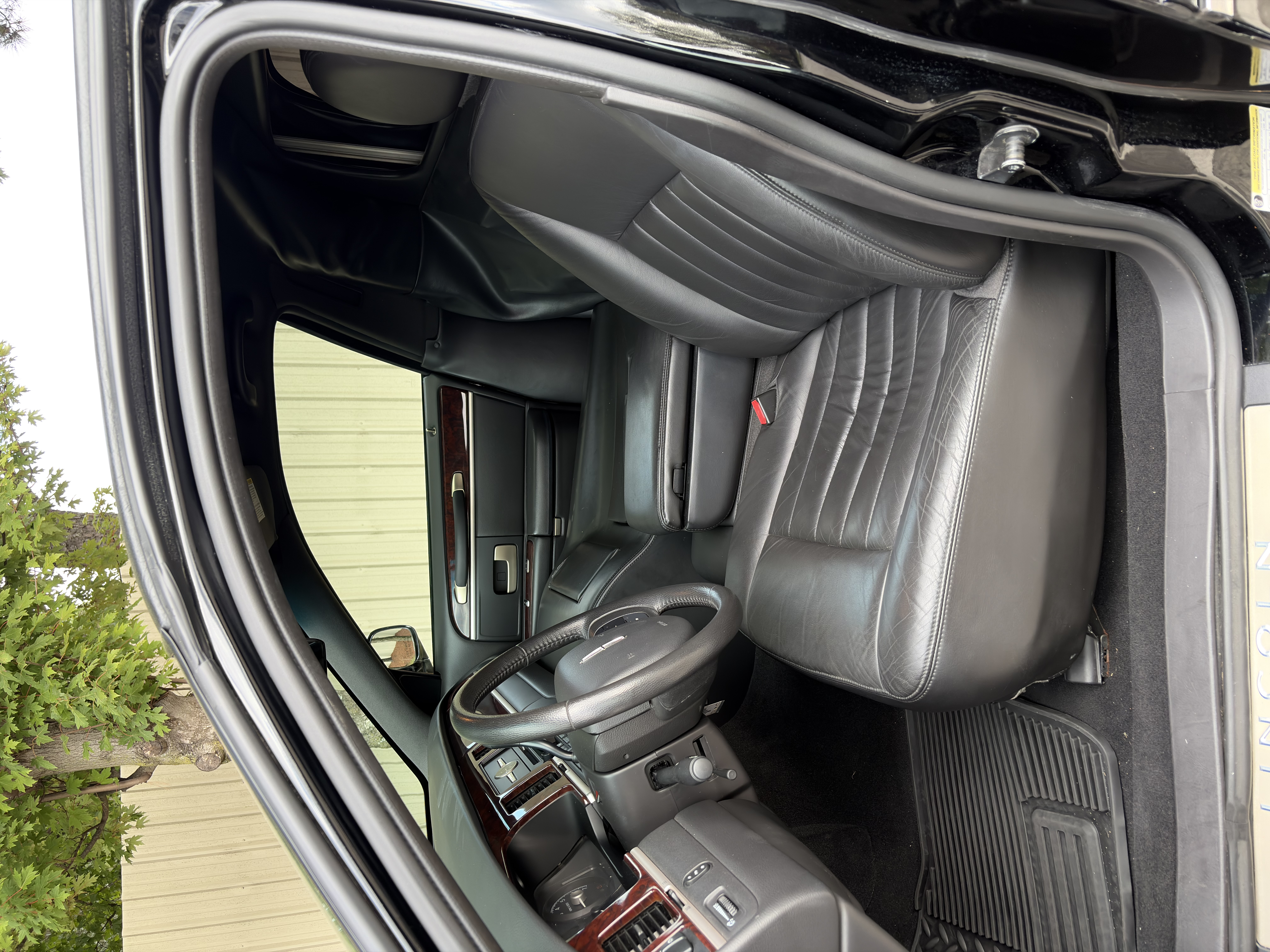 2008 Lincoln Town Car - Photo 25